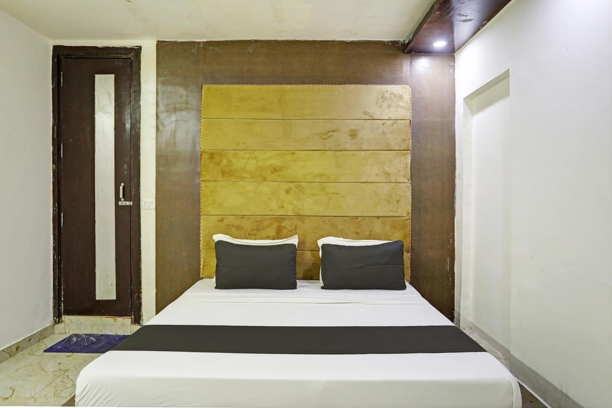 Hotel O All In One Hotel Ґазіабад Екстер'єр фото