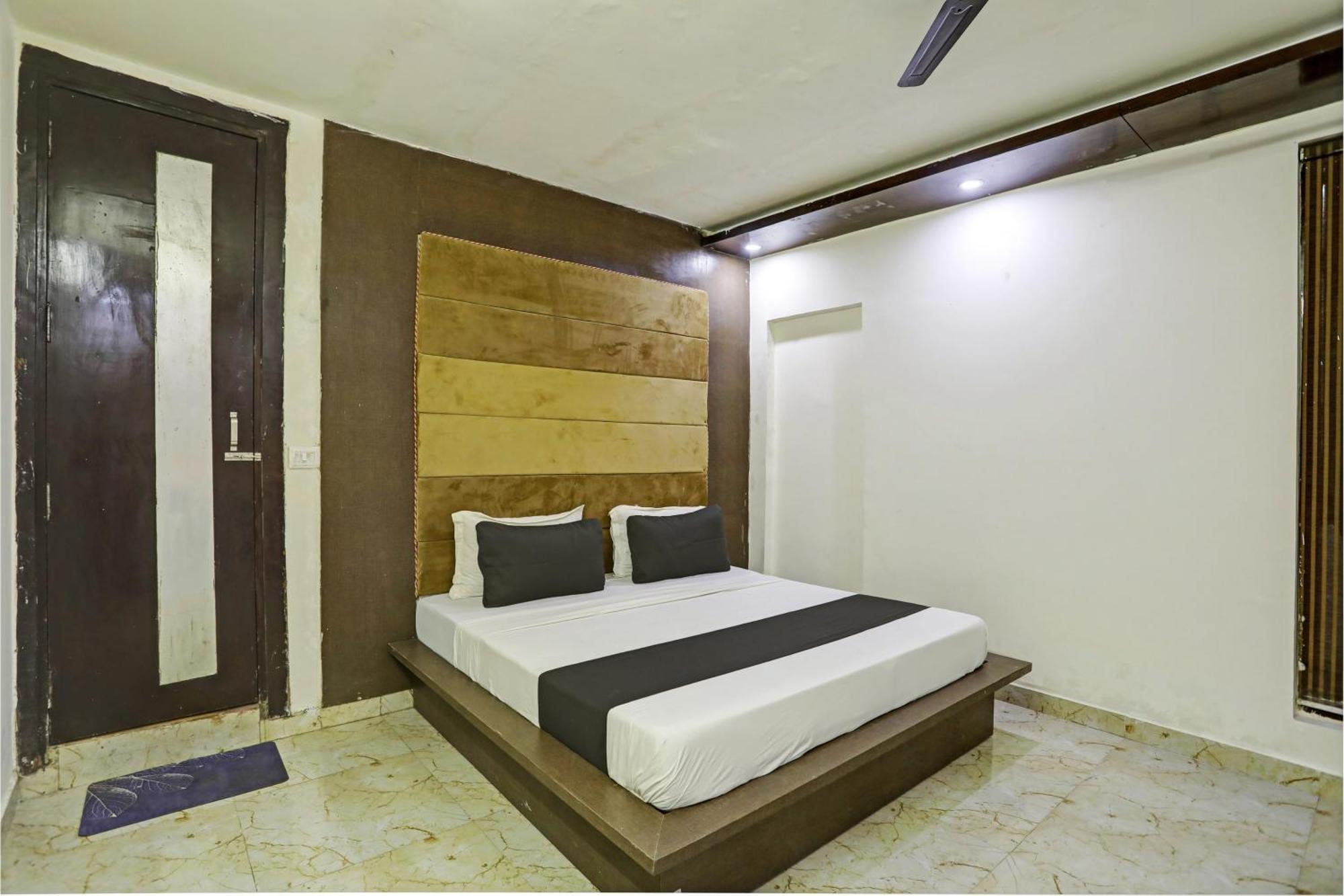 Hotel O All In One Hotel Ґазіабад Екстер'єр фото