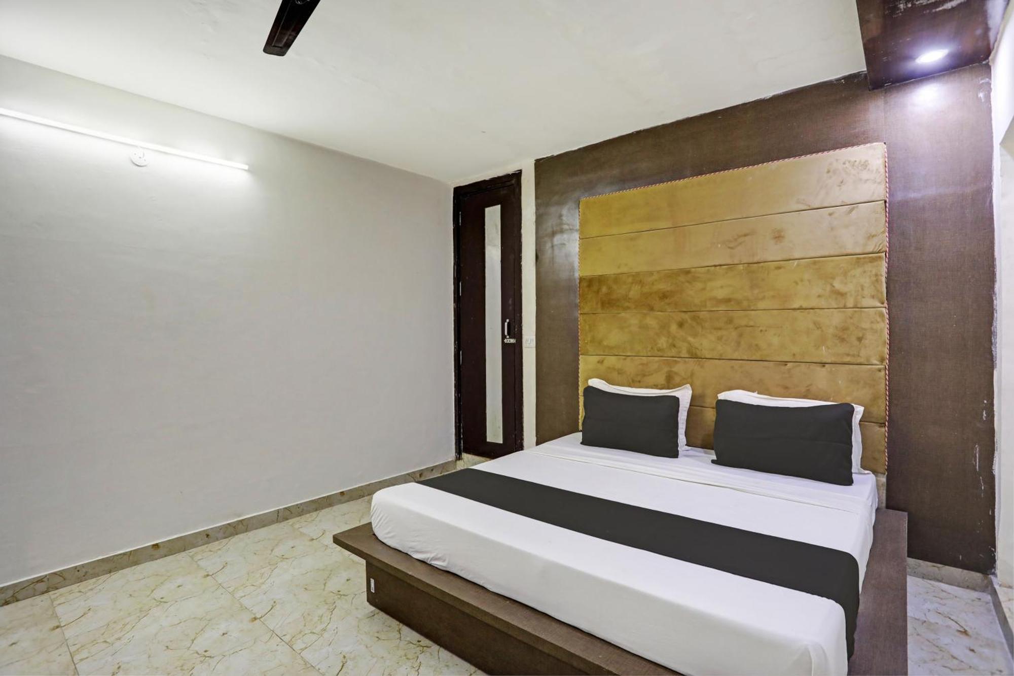 Hotel O All In One Hotel Ґазіабад Екстер'єр фото