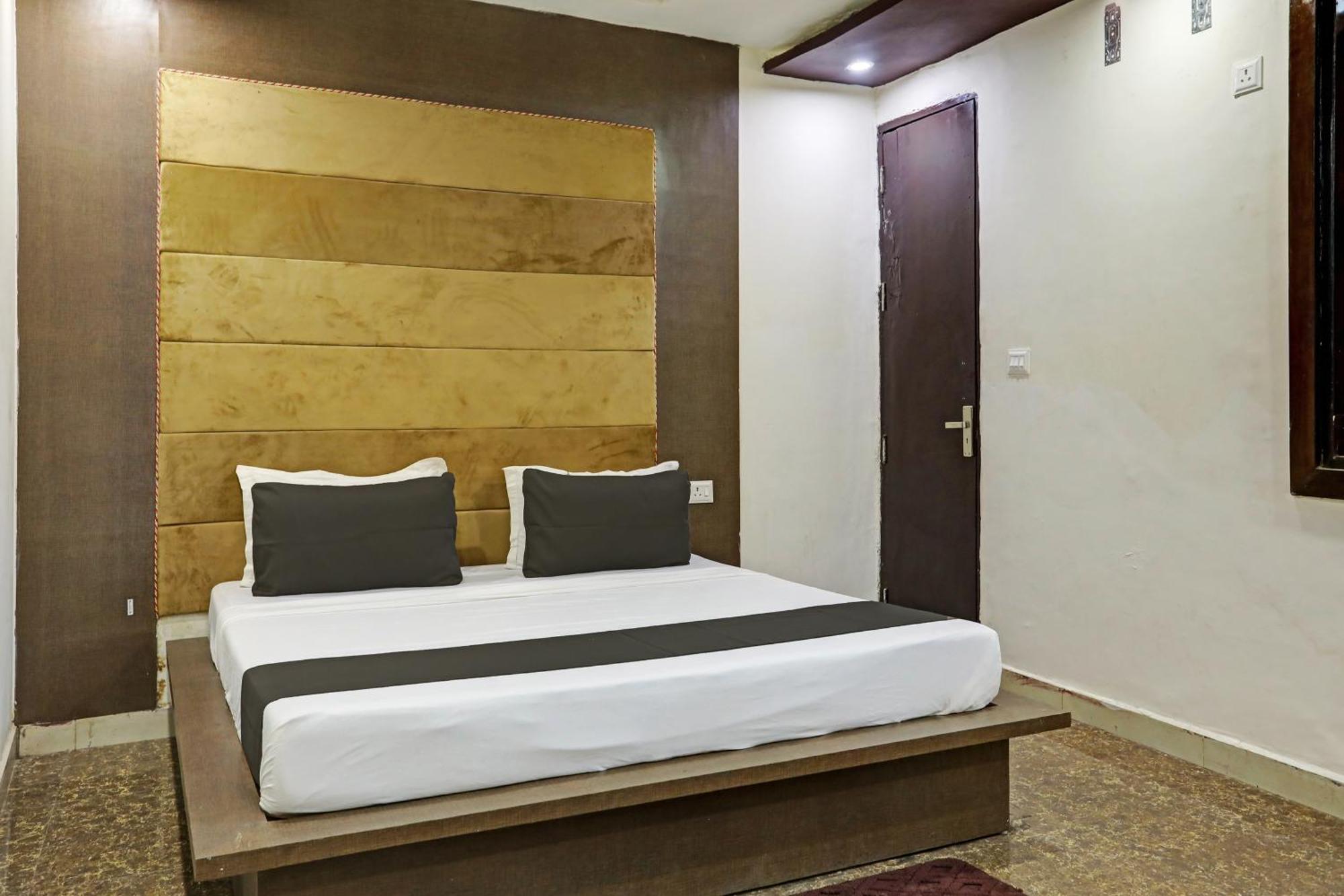 Hotel O All In One Hotel Ґазіабад Екстер'єр фото